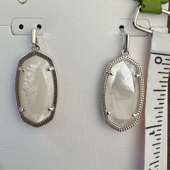 New Kendra Scott Signature Elle Drop Earrings - Picture 4 of 6